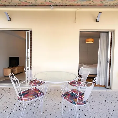 Apartment Agios Ioannis Metro St. 2 Bedrms 6 Pers.