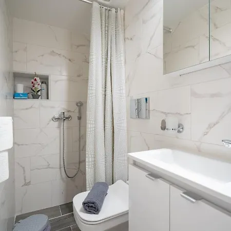 Agios Ioannis Metro St. 2 Bedrms 6 Pers. Apartment
