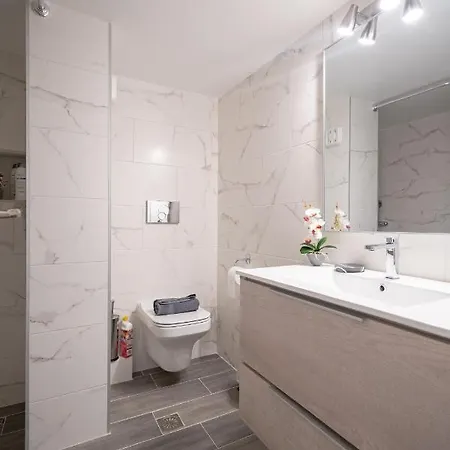 Apartment Agios Ioannis Metro St. 2 Bedrms 6 Pers. *
