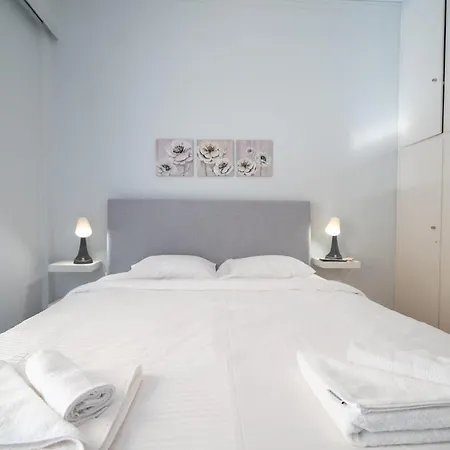 Agios Ioannis Metro St. 2 Bedrms 6 Pers. Apartment